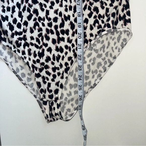 Maurices White & Black Leopard Print Strappy Front Bodysuit Medium Women’s - Picture 10 of 13